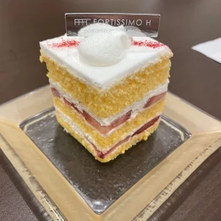 甘すぎずスポンジも柔らかく
いちごが甘くて美味しかったです