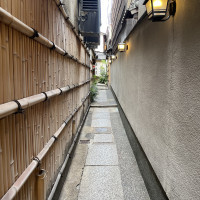 別館？には京都の街中らしい小路を通っていきます！