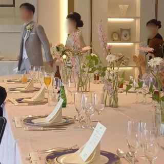 披露宴にて親族の周りを一周する