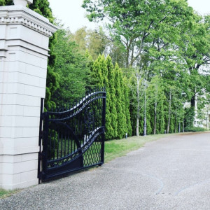 入り口の大きな門|695226さんのマリエール ガーデン バーベナの写真(2075572)