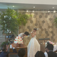 大きいスプーンで食べる演出を入れました