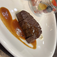 メインの肉料理