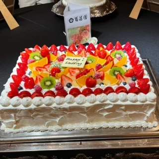 ウエディングケーキ(展示会のもの。当日も同じものを使用)