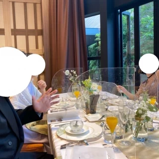 コロナ禍なのでパーテーションあり