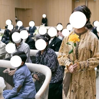 都会的であたたかみのあるチャペル