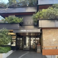 ホテルのような入口。