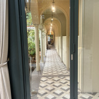 チャペルを出たところの通路。披露宴後はここを通ります。