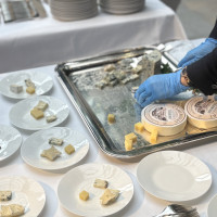 ビュッフェはデザートだけでなくチーズもありました