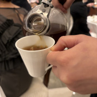 コーヒーサイフォンで淹れたスープ。一人一人サーブして貰えます