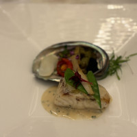 魚料理はスズキ。つけ合わせのあわびが特に美味しかったです。