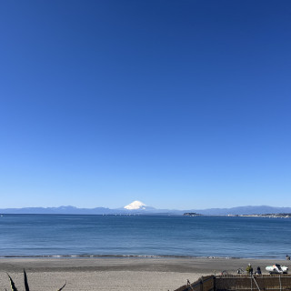 会場目の前の海と富士山