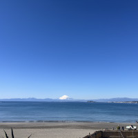 会場目の前の海と富士山