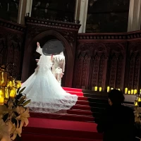 バージンロード、百合、ロウソク