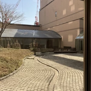 披露宴会場のフロアにガーデンがあります|696158さんのホテル札幌ガーデンパレスの写真(2102941)
