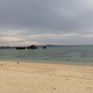 ヴィラから降りれるプライベートビーチ|696200さんのアイネス ヴィラノッツェ 沖縄（クチュールナオコ ウエディング）の写真(2084461)