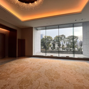 披露宴会場までの廊下|696425さんのパレスホテル東京(PALACE HOTEL TOKYO)の写真(2093817)