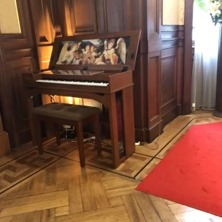 チェンバロの音色が優しく響きます