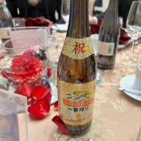 飲み物とテーブル