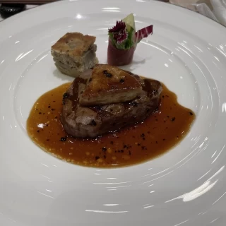 メイン