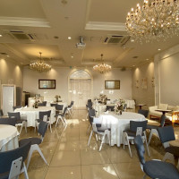 こちらは、アイリスの披露宴会場内