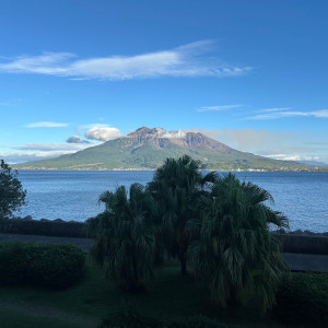 当日のロビーから見える桜島|696745さんのTHE BAYSUITE SAKURAJIMA TERRACE（ザベイスイートサクラジマテラス）の写真(2333191)