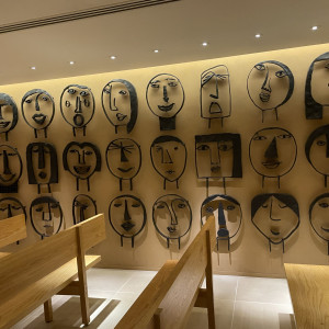 チャペルにある、壁に飾られたアーティスト作品|696745さんのマナーハウス島津重富荘の写真(2095319)