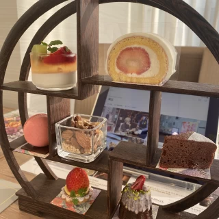 デザートビュッフェで提供されるケーキです