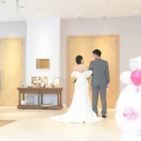 披露宴会場の前にホワイエという場所があります