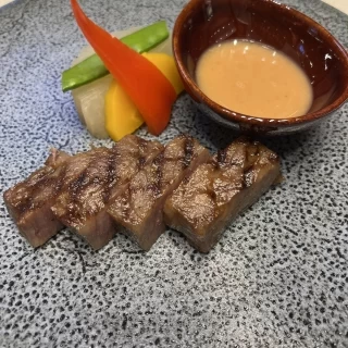 オーソドックスなメニューのメインメニュー