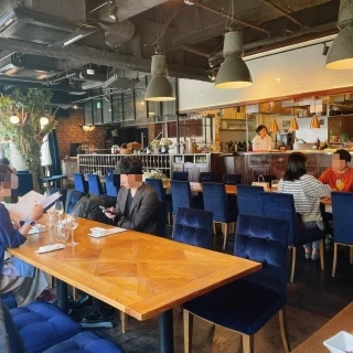 落ち着いたイメージの店内でした
