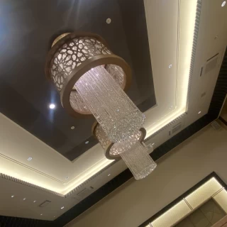 披露宴会場のシャンデリア