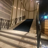 披露宴会場横の大階段
