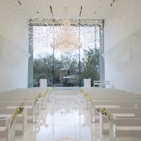 白を基調としたチャペル