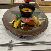 試食のメイン料理です。通常のコースよりボリュームを増やしてい