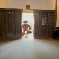 新郎新婦入場する前の先導さんによる演出。