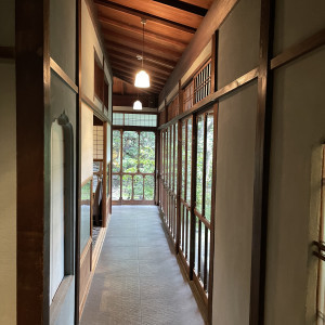 ゲスト控え室の廊下。写真スポットにもなる。|697332さんのアカガネリゾート京都東山（AKAGANE RESORT KYOTO HIGASHIYAMA）の写真(2093545)