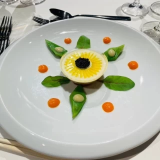 前菜　花びらの色は変更可能　黄色はひまわり