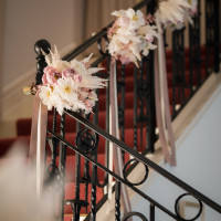 Y字階段の装花です