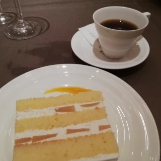 ウエディングケーキです