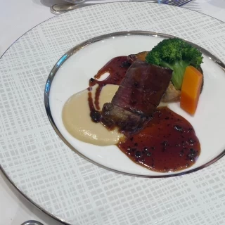 フレンチコースのお肉
