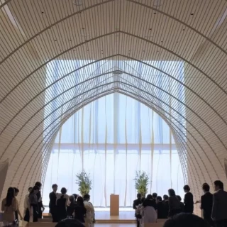 天井の高いチャペル
