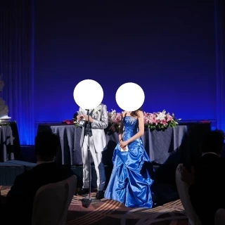照明を落とすとまた青が映えて美しいです