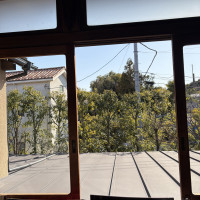 2階の窓は海側なので風が気持ちよく景色も良い