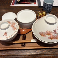 実際の婚礼料理を一部試食　器もオリジナルとのこと