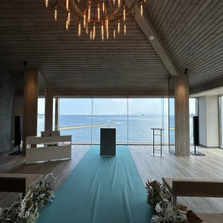 海の見えるチャペル！