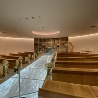 LED白の際の挙式会場です。