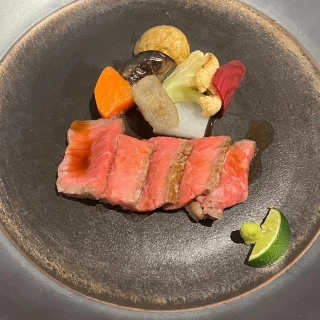 メインのお肉は山形牛です。