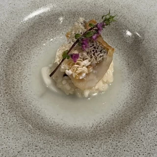 鯛の鱗がパリパリ、中はふわっと、美味しくいただきました。