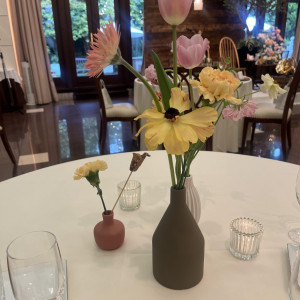 テーブル装花|697658さんのアイネスヴィラノッツェ宝ヶ池（クラウディアホールディングスグループ）の写真(2097614)