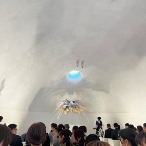 天井の穴から光が差し込み雰囲気が素敵です|697690さんの福岡 天神モノリス (FUKUOKA TENJIN MONOLITH)の写真(2097827)